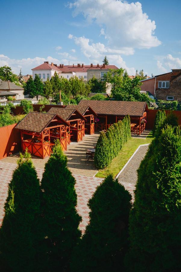 U Anity Hotel Uzhhorod Exterior photo