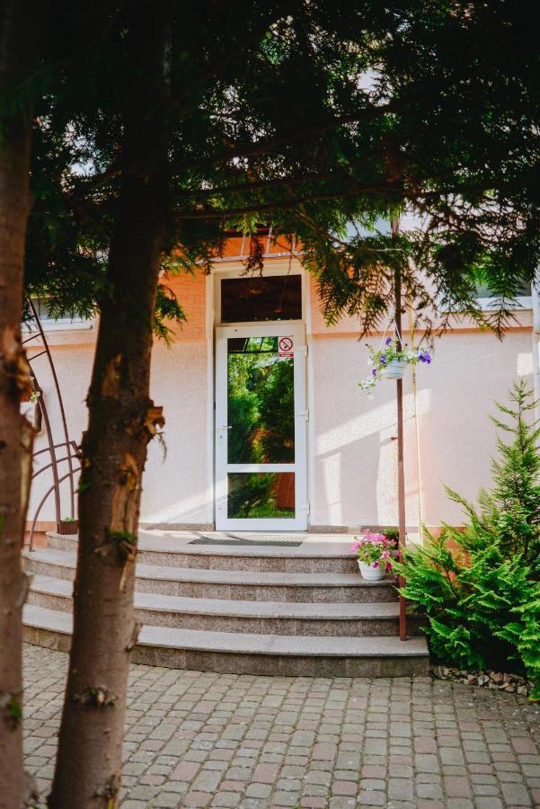 U Anity Hotel Uzhhorod Exterior photo